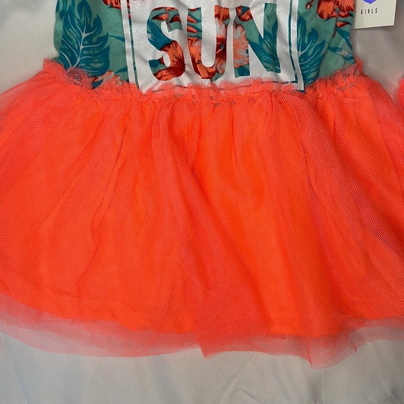 New Chic Baby Girl’s Two-Piece Dress Set - Picture 7 of 11